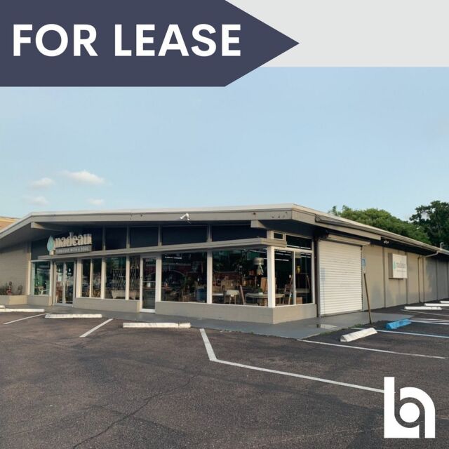Bounat is pleased to offer this opportunity to lease a 7,510 SF freestanding building located in affluent South Tampa. 

Situated on a corner lot at S Woddlynne Ave and W Kennedy Blvd just west of S Macdill Ave. The building offers incredible visibility on one of the best retail corridors in Tampa.

The amenities provide a wide variety of uses with its open space, glass storefront, and a grade-level bay door at the rear of the property for easy deliveries.

Price: $22.00 SF/yr (NNN)

Interested in learning more? Send us a DM!

#investment #realestate #cre #commercialrealestate #realestateinvestor #nnn #forlease #realestatebroker #retail #availablespace #1031 #tamparealestate #icsc #realestateagents #ccim #realty #floridacommercialrealestate #floridacre #tampacommercialrealestate #tampacre
